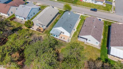 80 Canterbury Lane Toms River NJ 08757