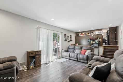 9 Cove Court Howell NJ 07731