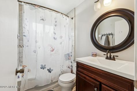 9 Cove Court Howell NJ 07731