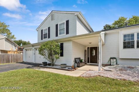 9 Cove Court Howell NJ 07731
