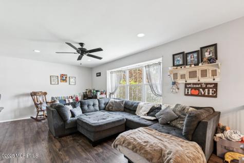 9 Cove Court Howell NJ 07731