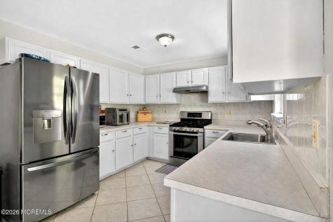 28 Glynn Court Parlin NJ 08859