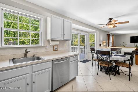 28 Glynn Court Parlin NJ 08859