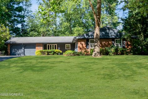 41 Livingston Lane Manalapan NJ 07726