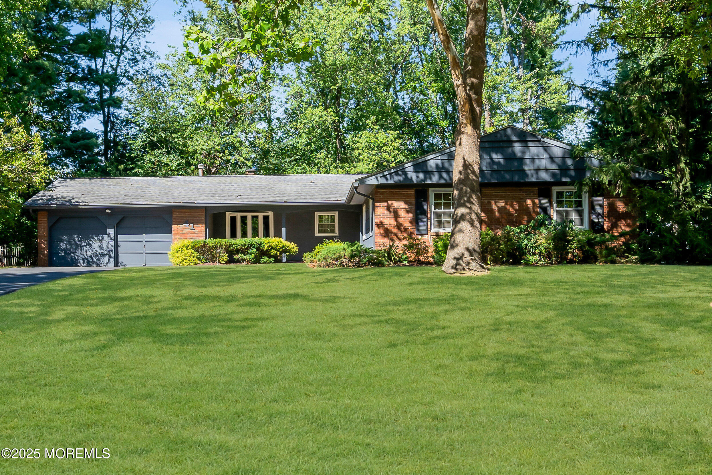 41 Livingston Lane Manalapan NJ 07726