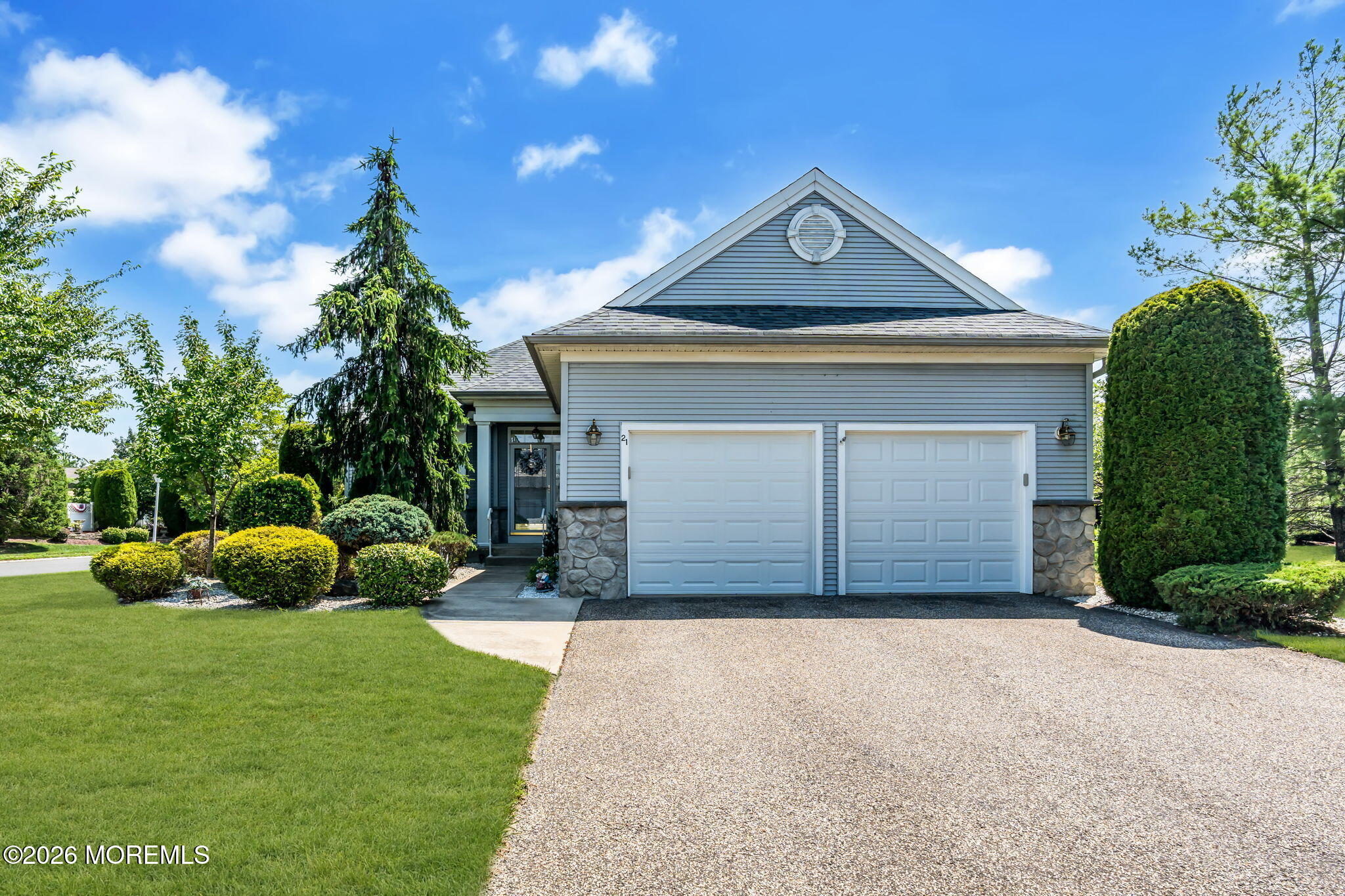 21 Chaucer Circle Manchester NJ 08759