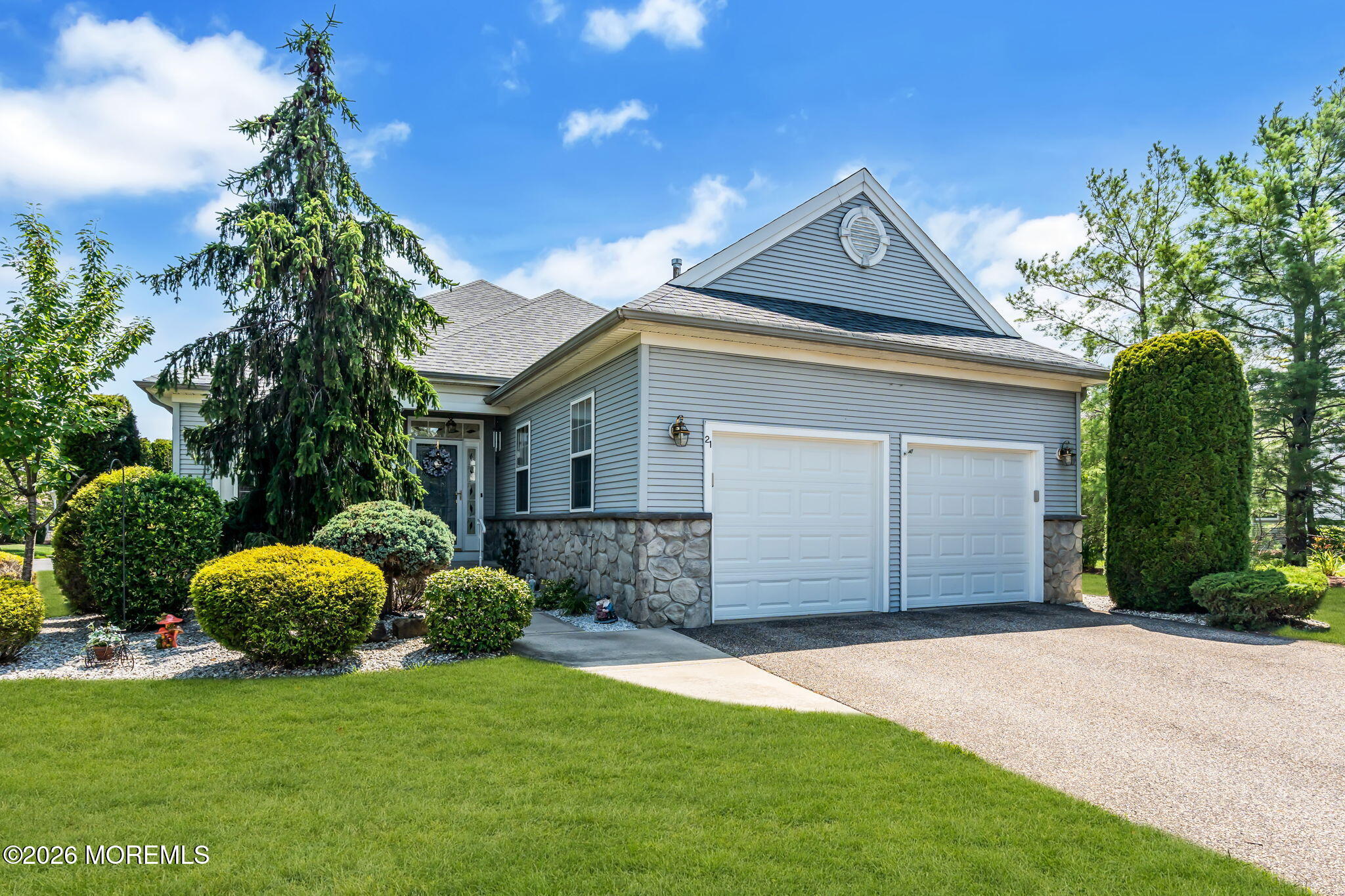 21 Chaucer Circle Manchester NJ 08759