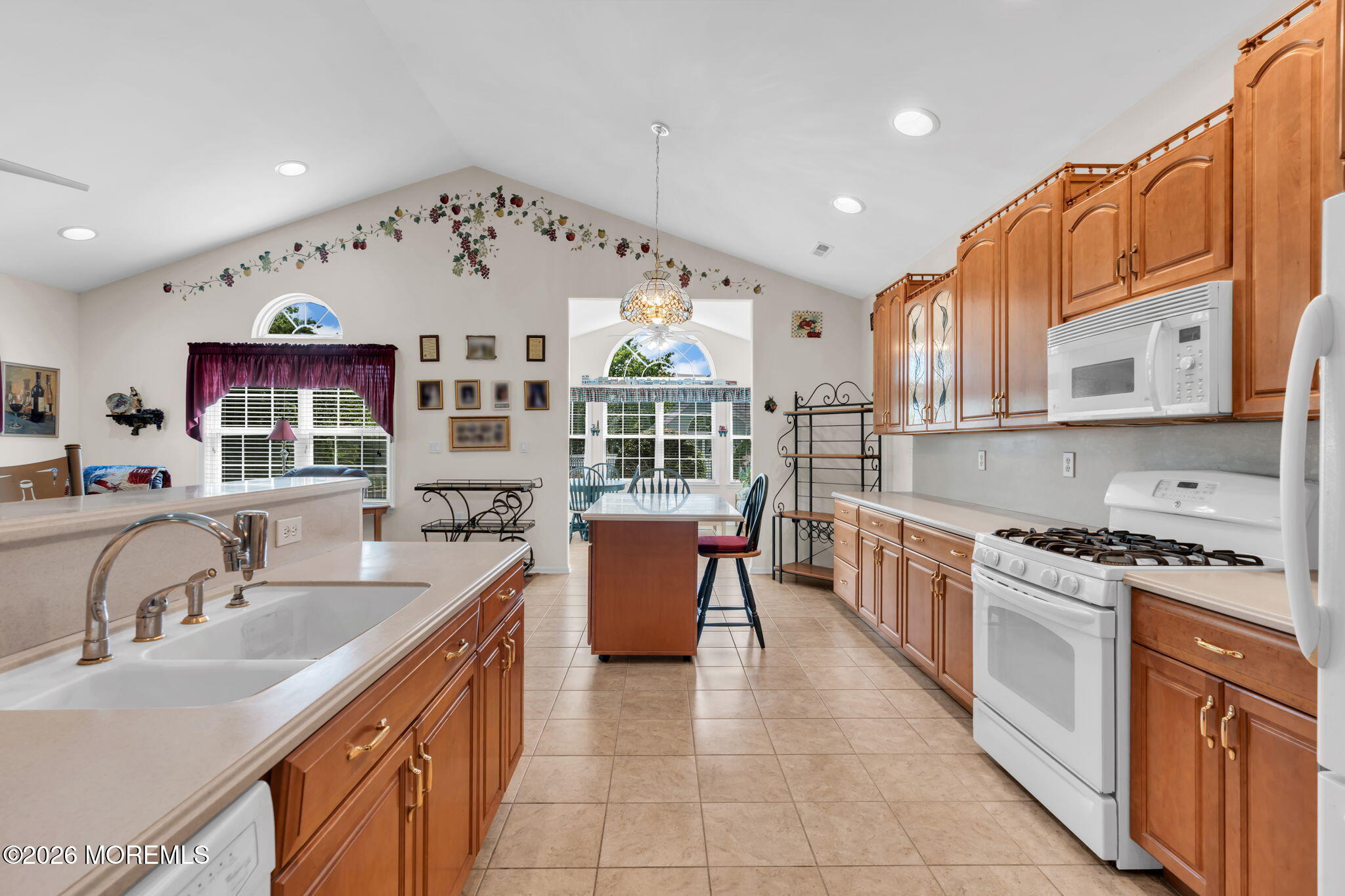 21 Chaucer Circle Manchester NJ 08759