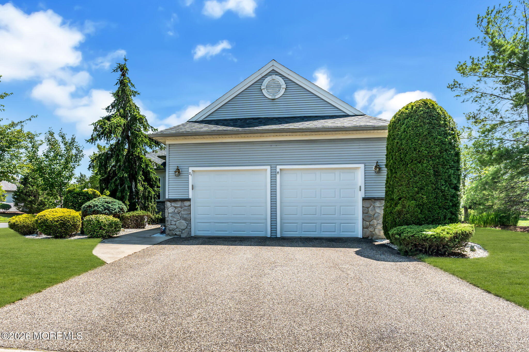 21 Chaucer Circle Manchester NJ 08759
