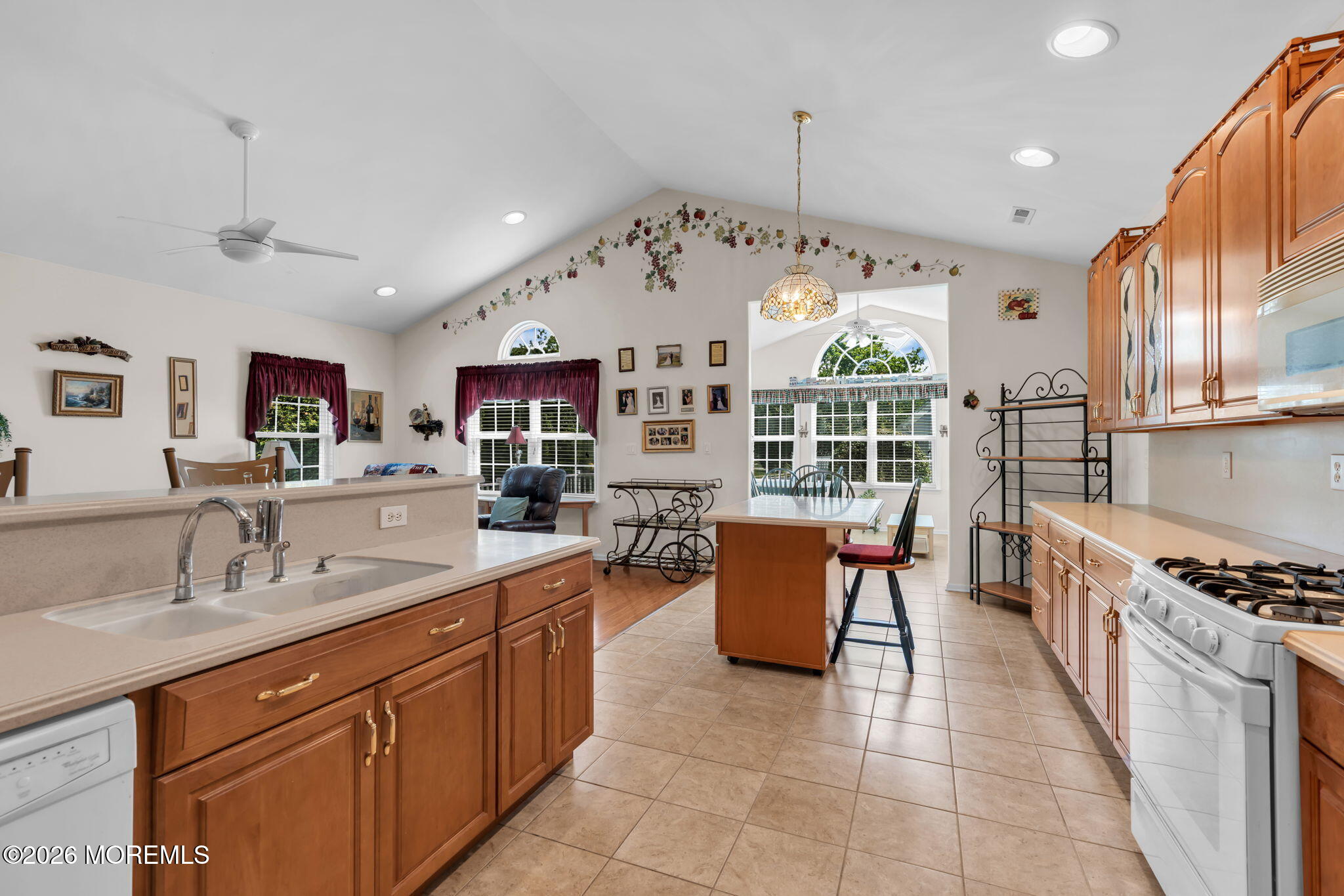 21 Chaucer Circle Manchester NJ 08759