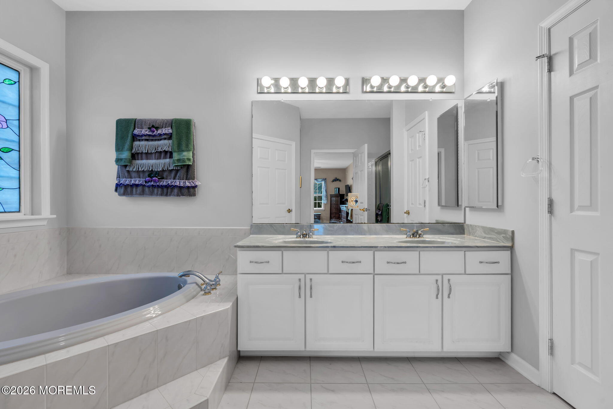 21 Chaucer Circle Manchester NJ 08759
