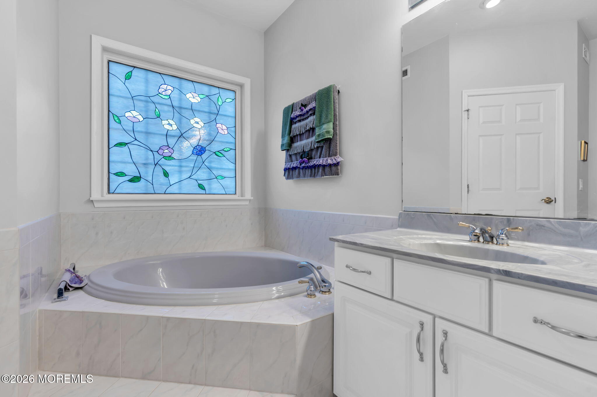 21 Chaucer Circle Manchester NJ 08759