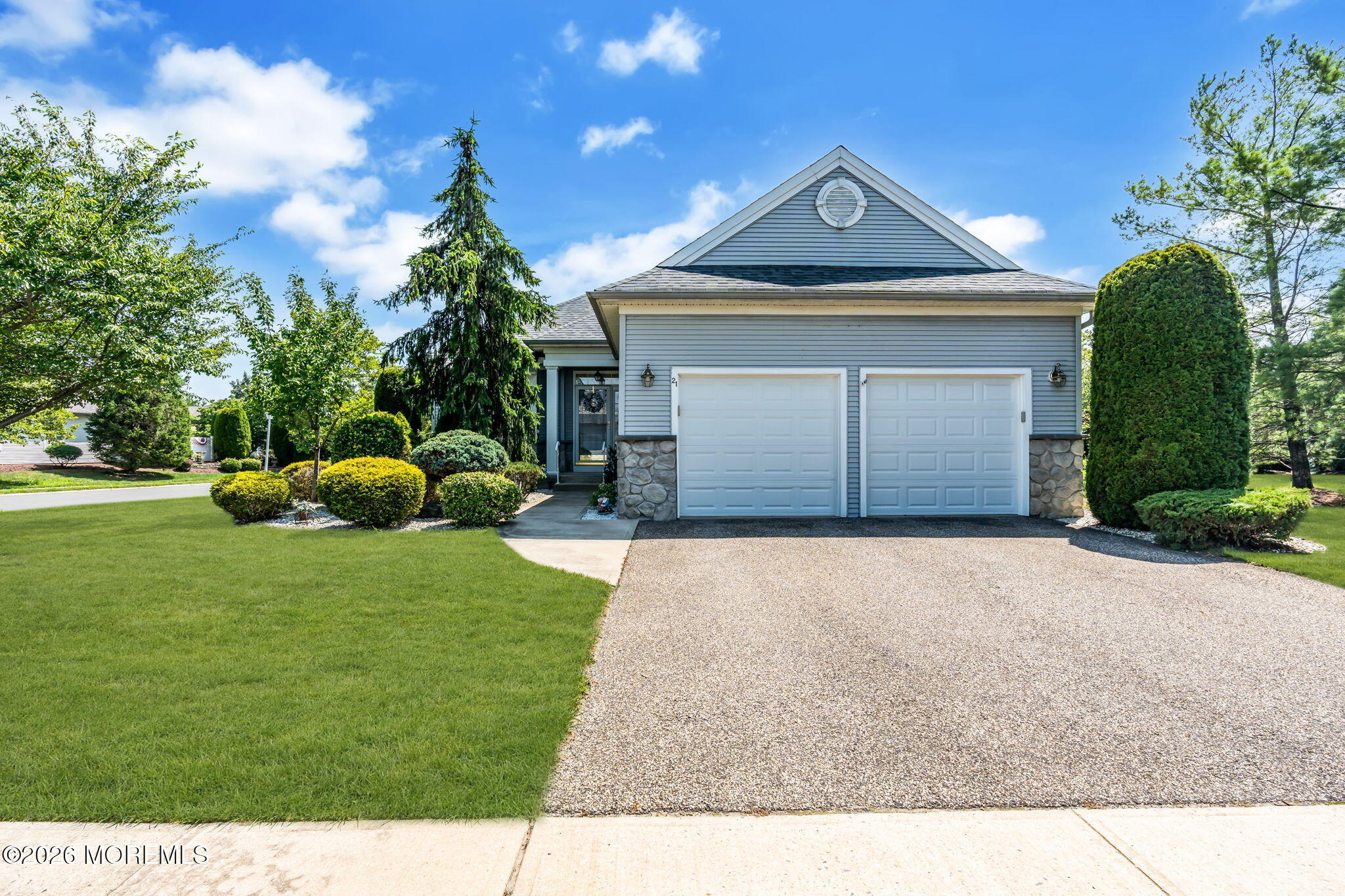 21 Chaucer Circle Manchester NJ 08759