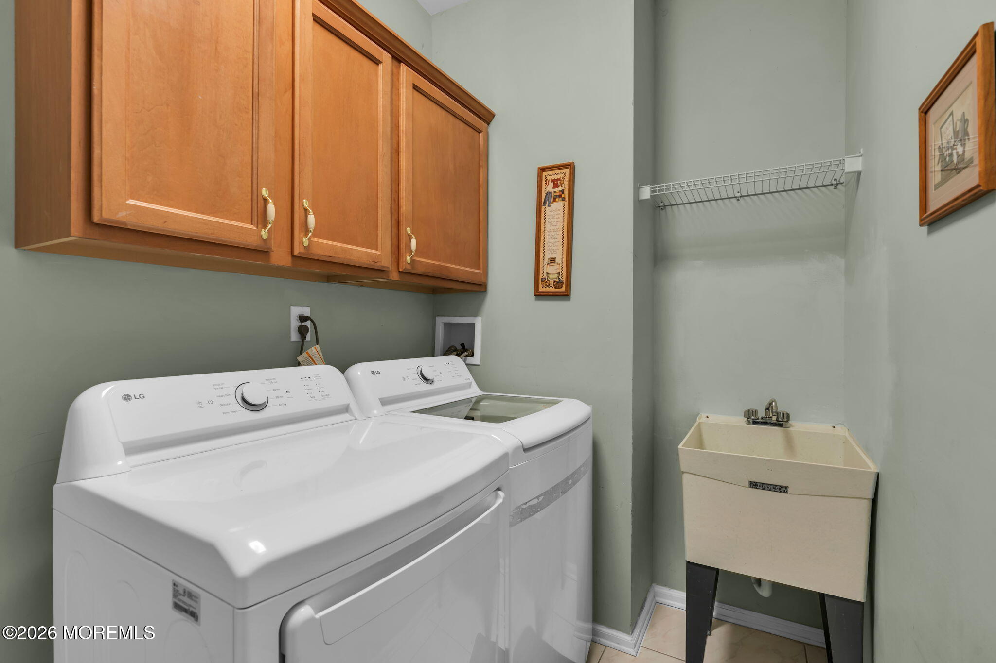 21 Chaucer Circle Manchester NJ 08759