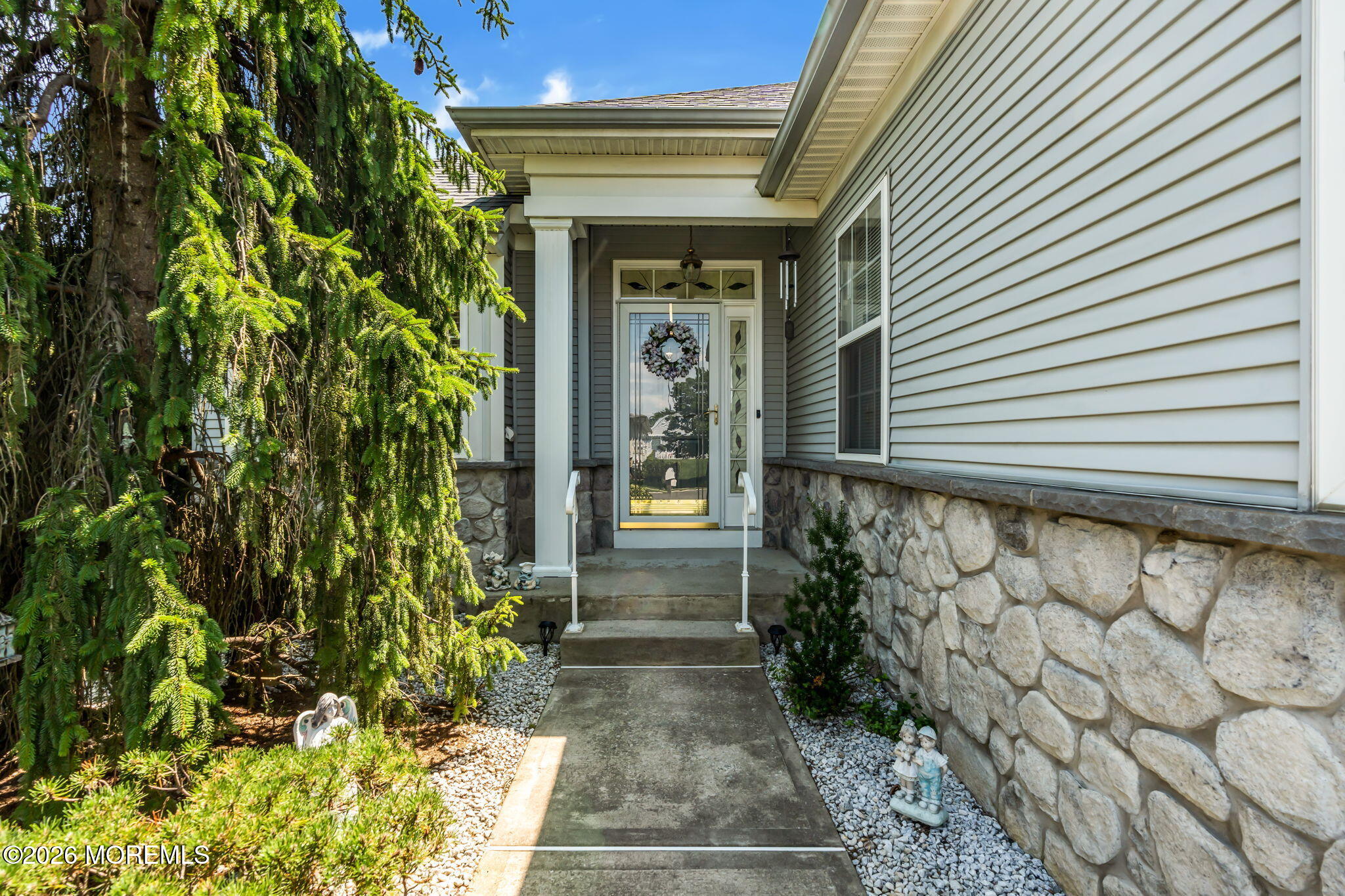 21 Chaucer Circle Manchester NJ 08759