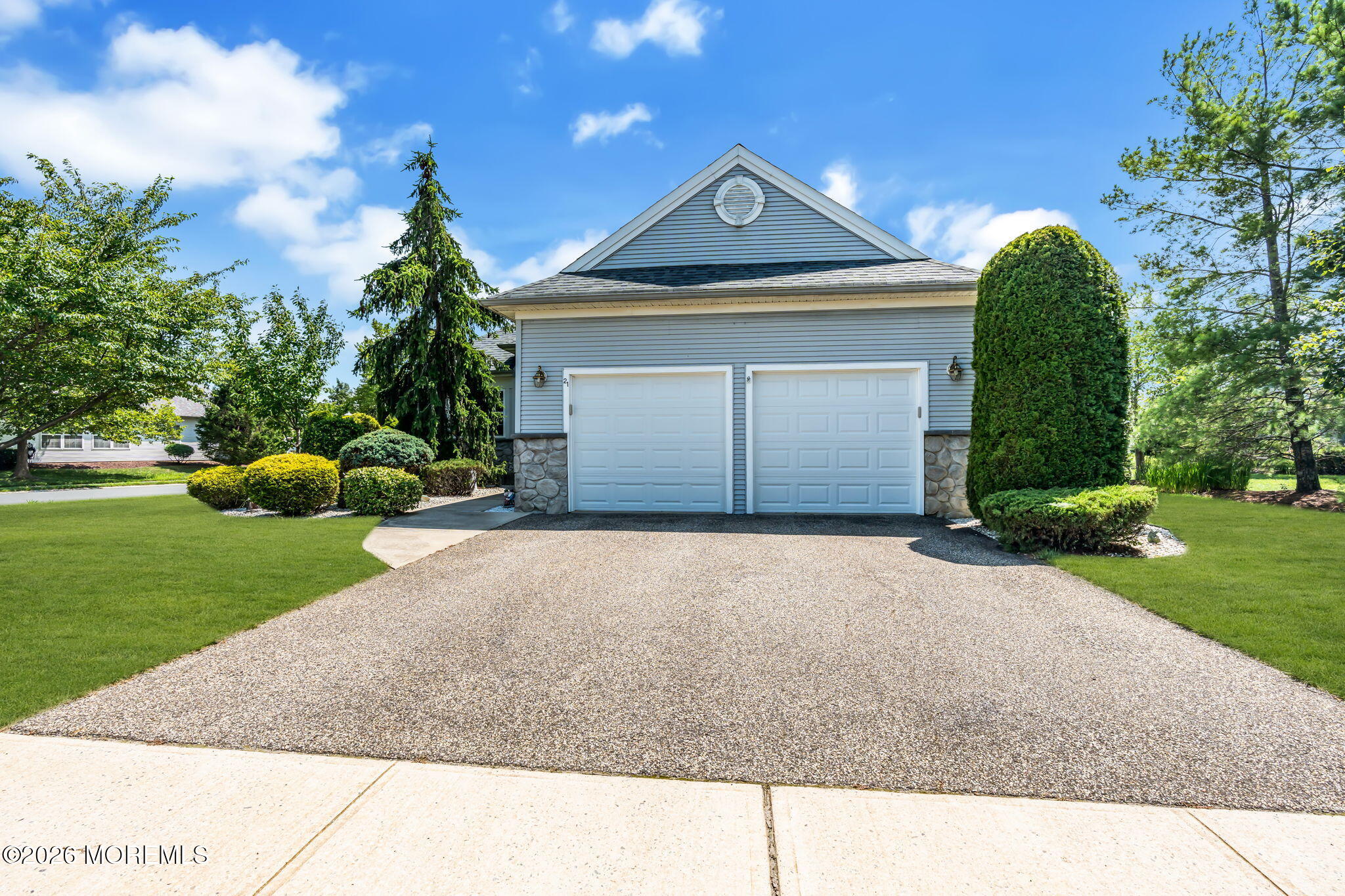 21 Chaucer Circle Manchester NJ 08759