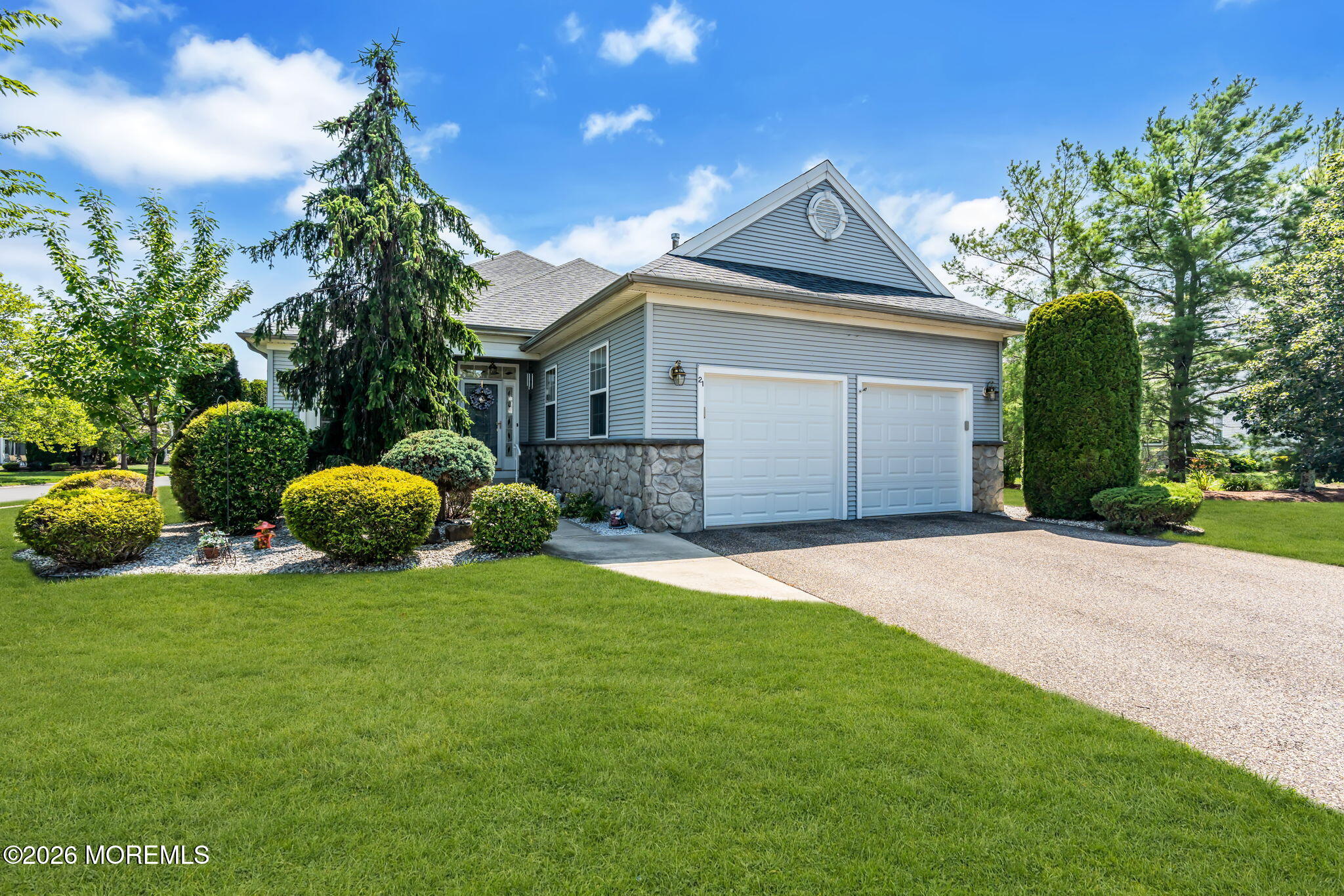 21 Chaucer Circle Manchester NJ 08759