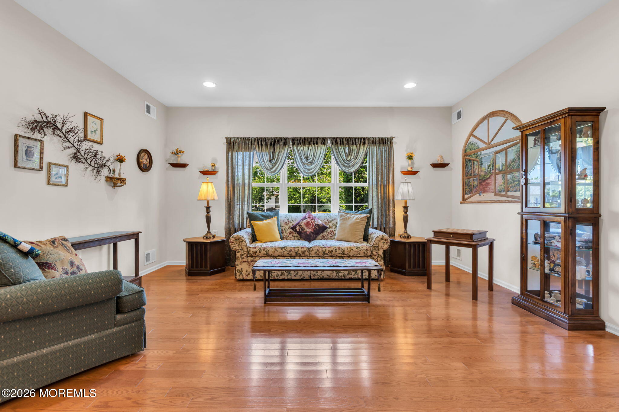 21 Chaucer Circle Manchester NJ 08759