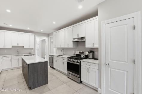 28 Golders Green Road Lakewood NJ 08701