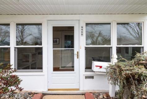 946 Aberdeen Drive Lakewood NJ 08701
