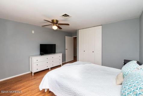 946 Aberdeen Drive Lakewood NJ 08701