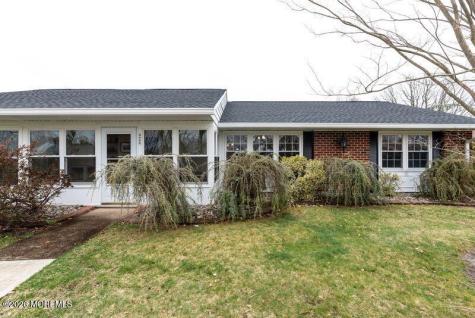 946 Aberdeen Drive Lakewood NJ 08701