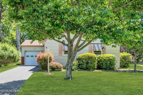 6 Woodbury Court Toms River NJ 08757