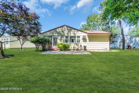 6 Woodbury Court Toms River NJ 08757