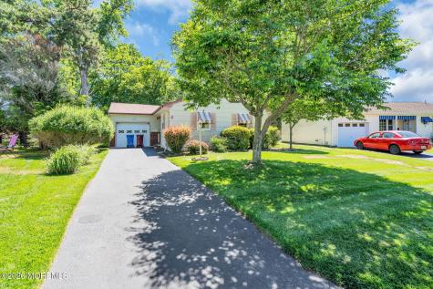 6 Woodbury Court Toms River NJ 08757