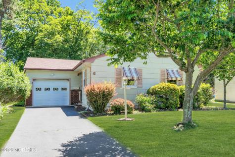 6 Woodbury Court Toms River NJ 08757
