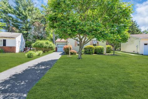 6 Woodbury Court Toms River NJ 08757