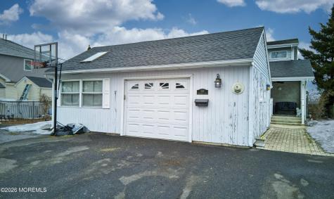 592 Kingfisher Circle Brick NJ 08723