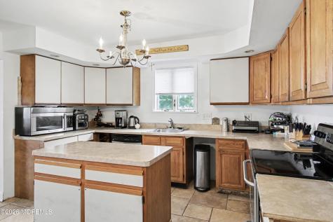 592 Kingfisher Circle Brick NJ 08723