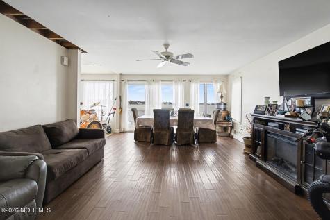 592 Kingfisher Circle Brick NJ 08723