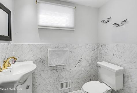 592 Kingfisher Circle Brick NJ 08723