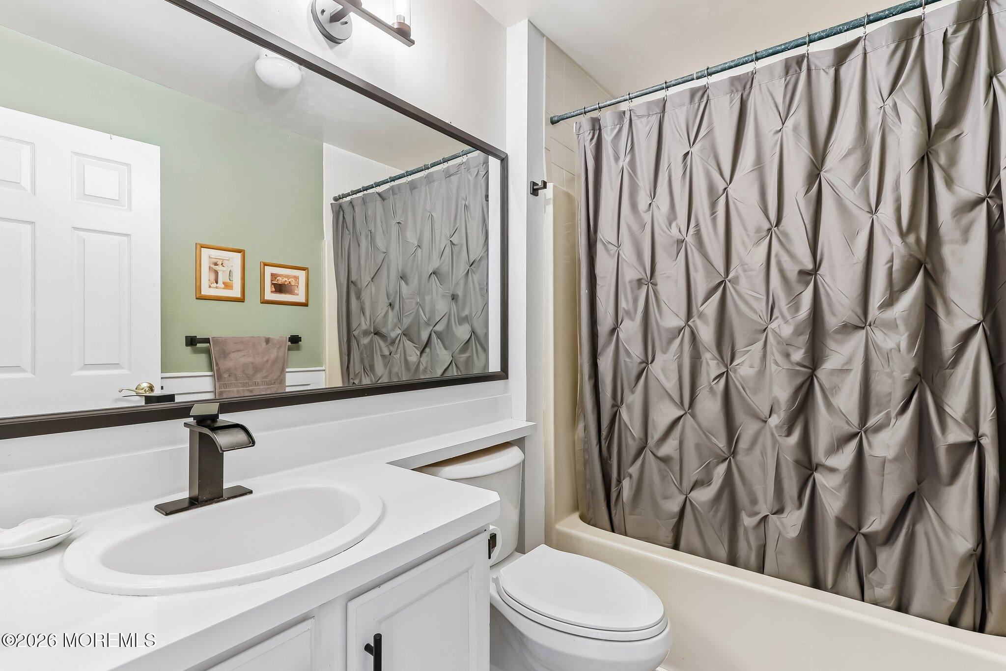 25 Longbrook Lane Freehold NJ 07728