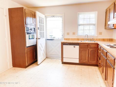 27D Cambridge Circle Manchester NJ 08759