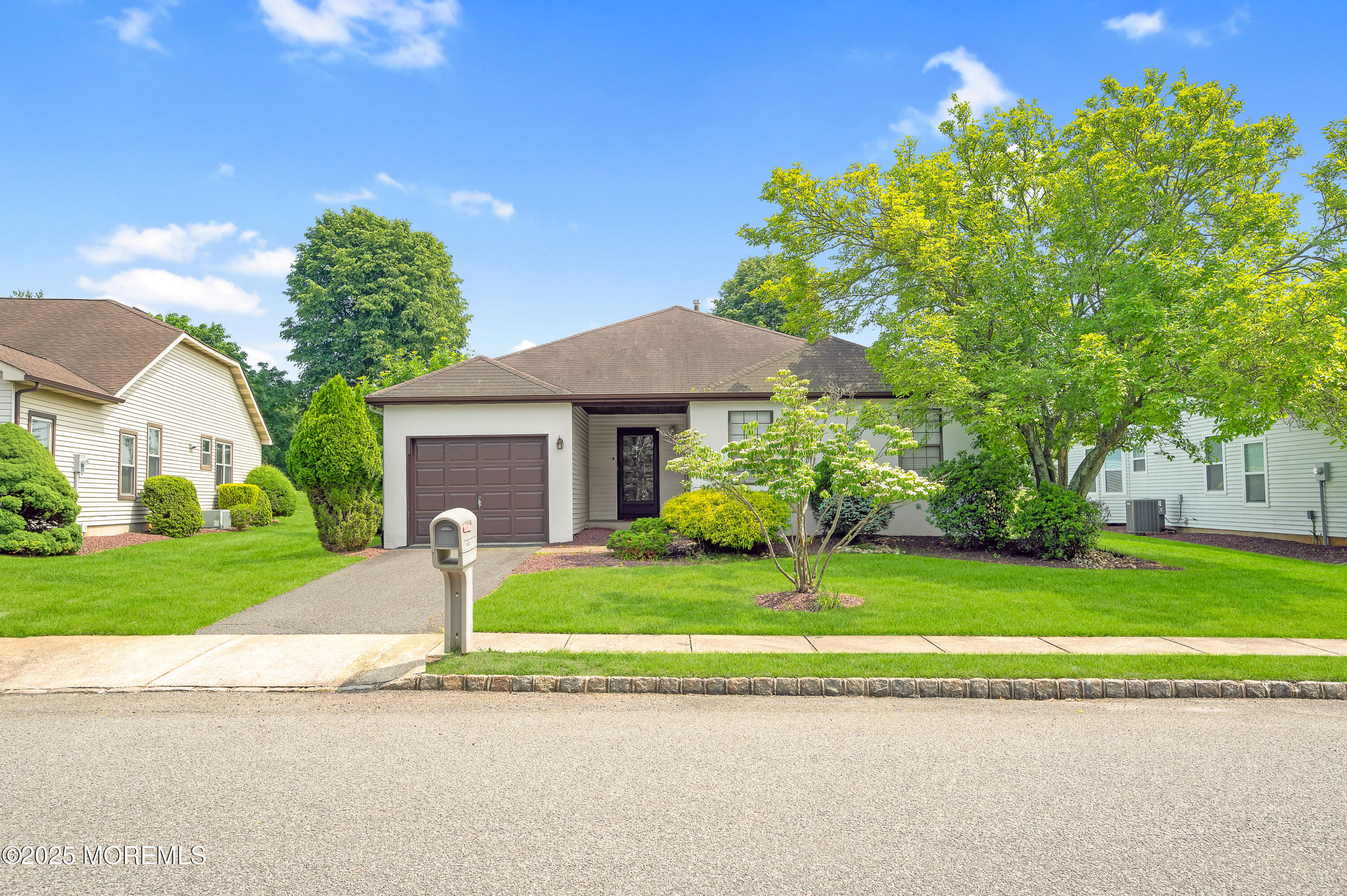 17 Suffolk Way Marlboro NJ 07746