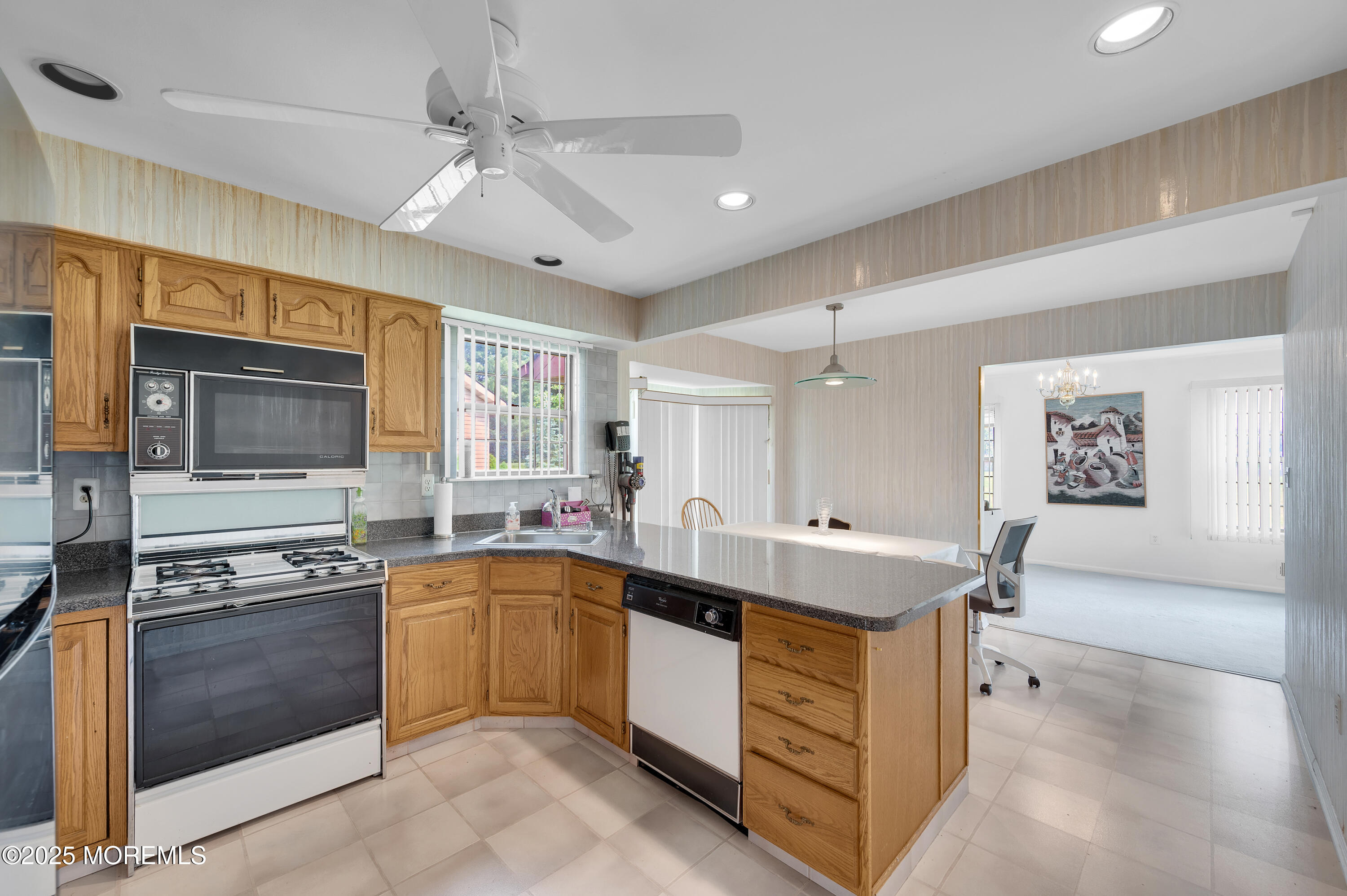 17 Suffolk Way Marlboro NJ 07746