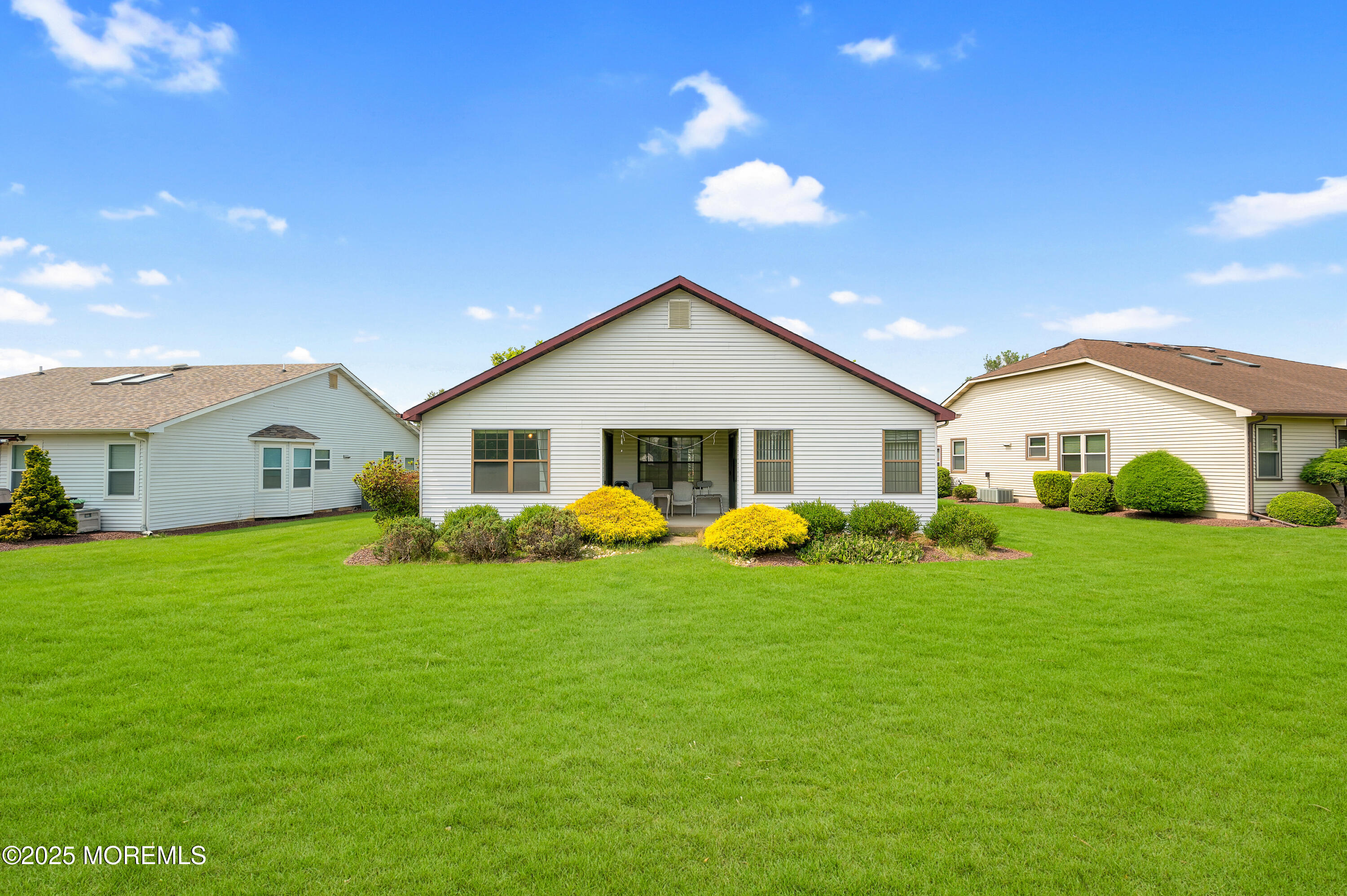 17 Suffolk Way Marlboro NJ 07746