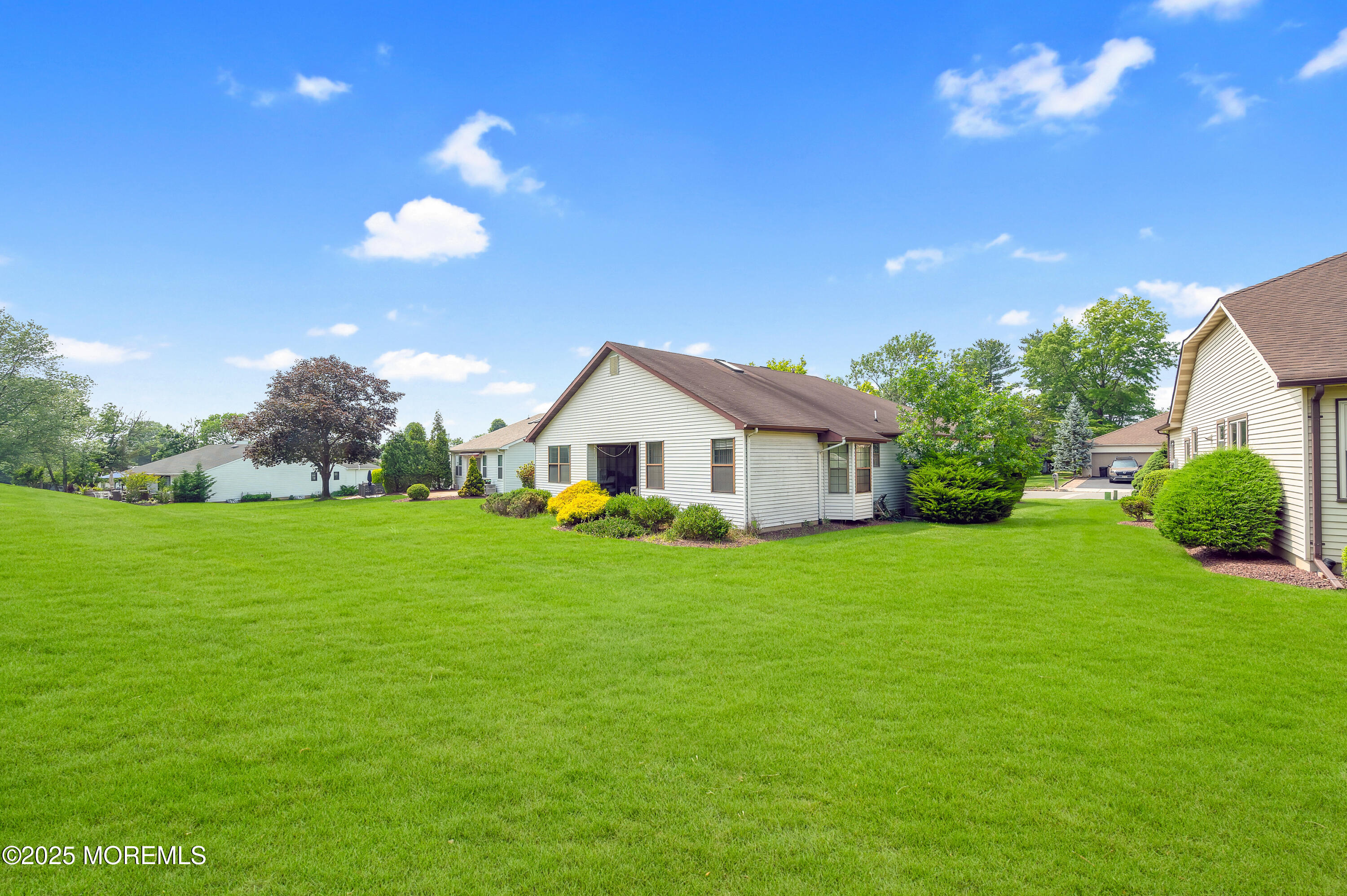 17 Suffolk Way Marlboro NJ 07746