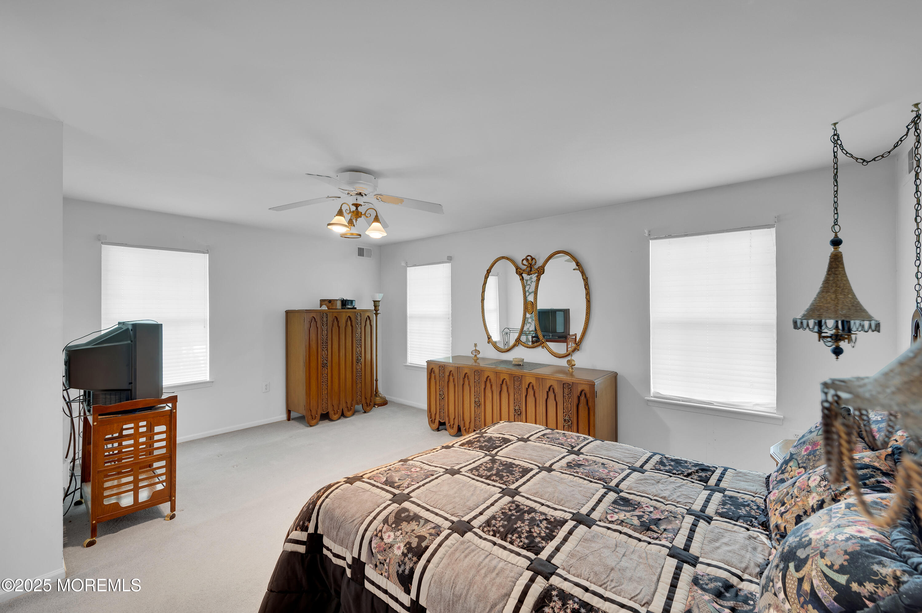 17 Suffolk Way Marlboro NJ 07746