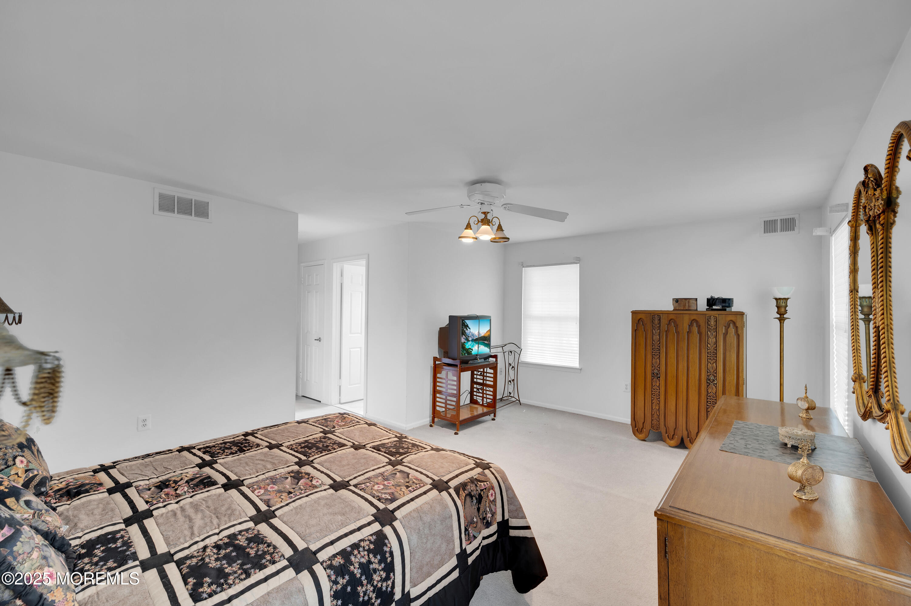 17 Suffolk Way Marlboro NJ 07746