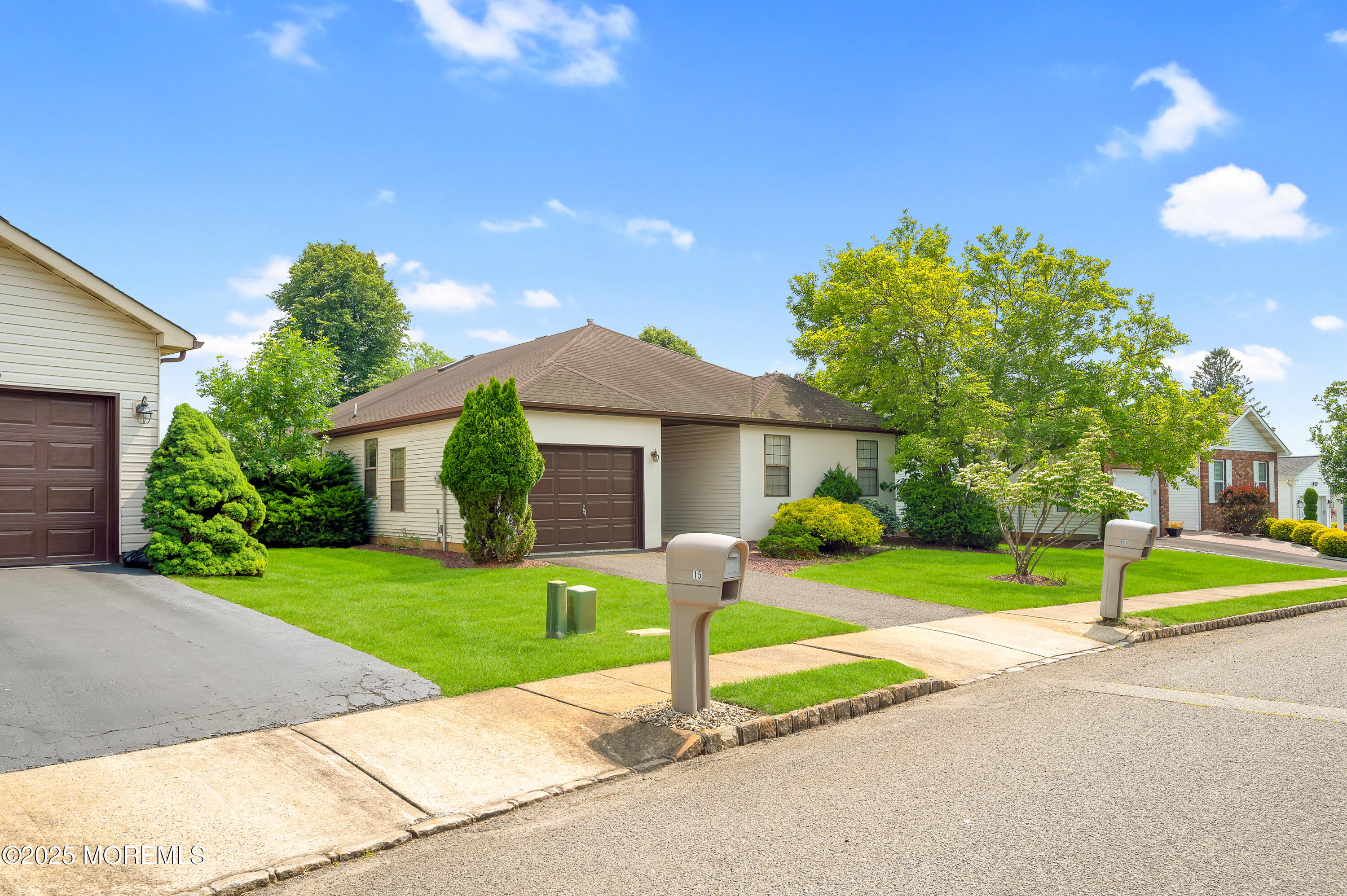 17 Suffolk Way Marlboro NJ 07746