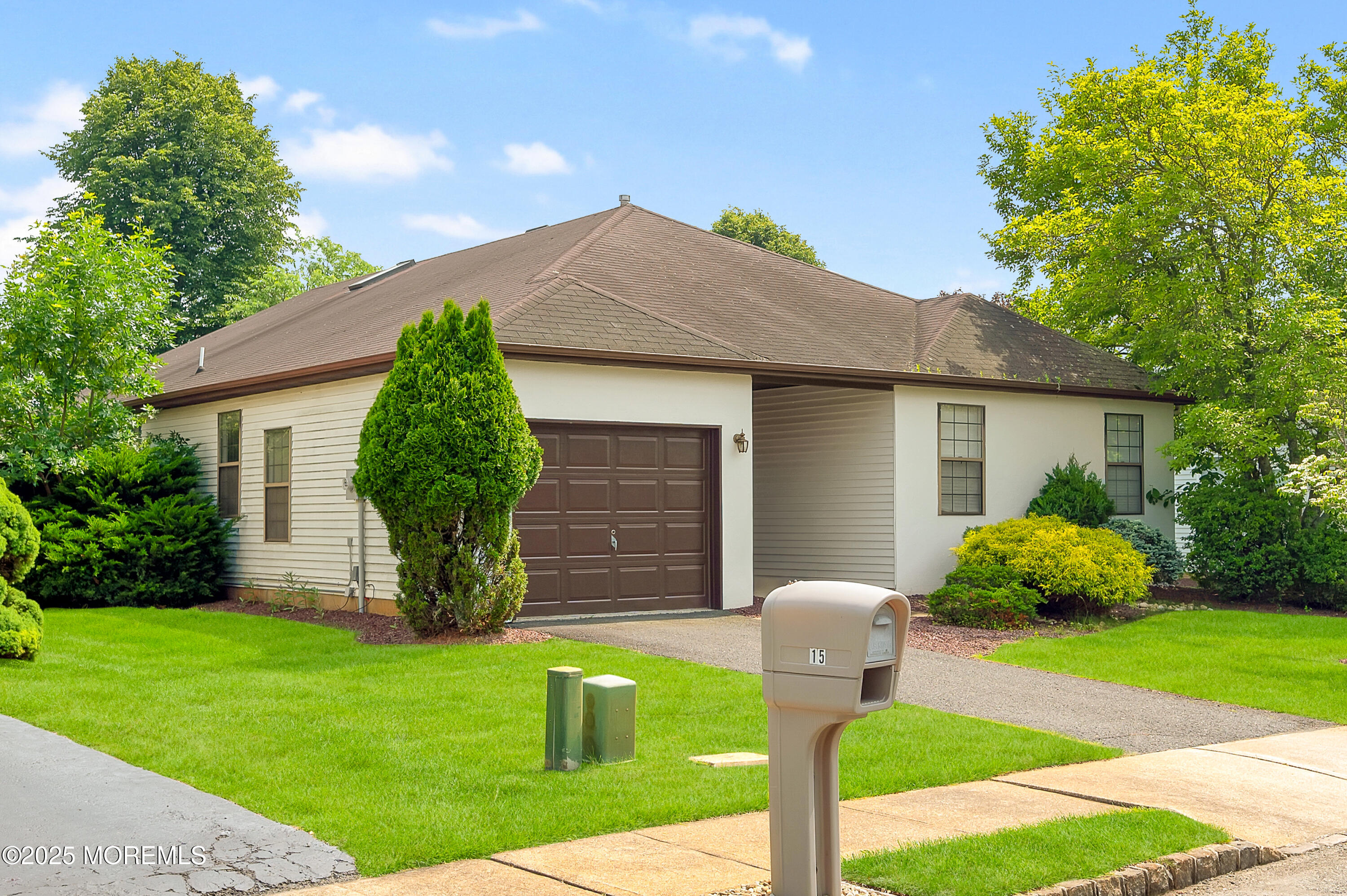 17 Suffolk Way Marlboro NJ 07746