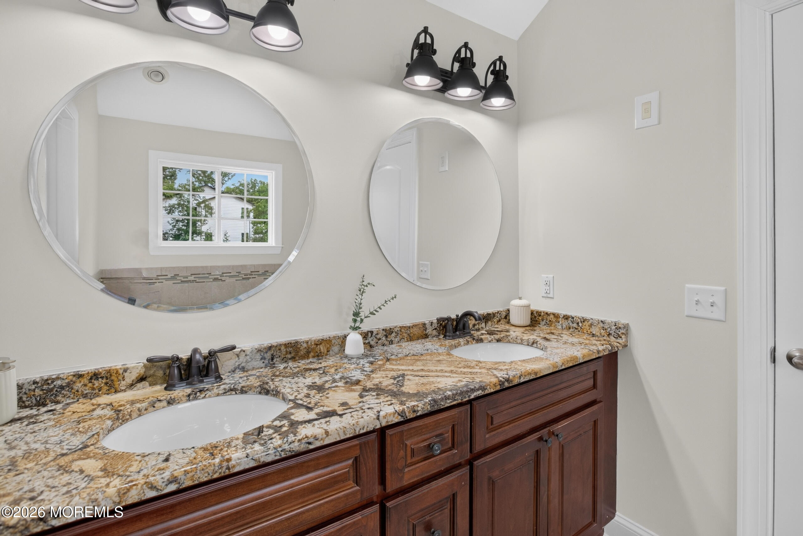 893 Lakehurst Avenue Jackson NJ 08527