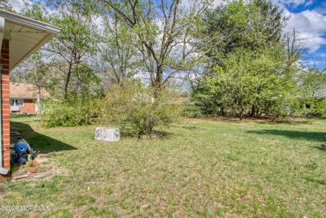 1 Wintergreen Lane Whiting NJ 08759
