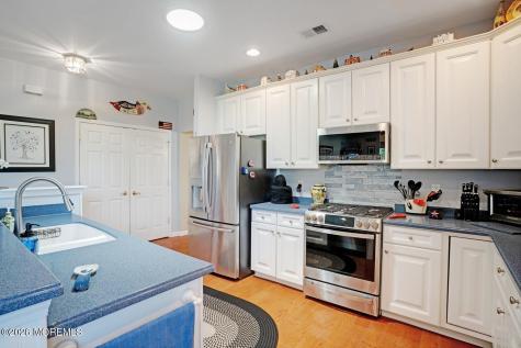 10 Harbor Place Barnegat NJ 08005