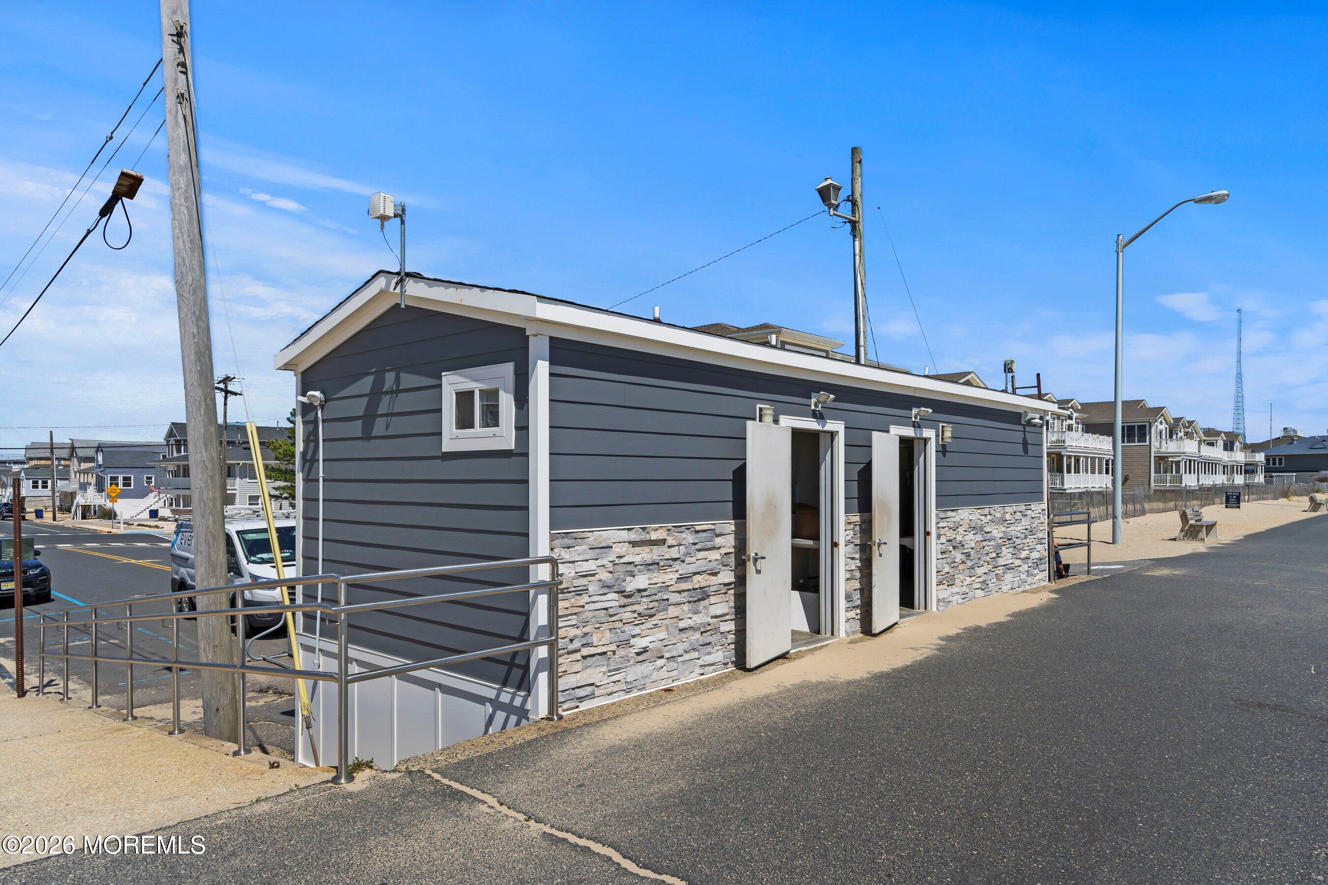 19 Allen Avenue Manasquan NJ 08736