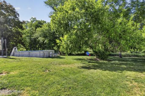 24 Eliot Road Manalapan NJ 07726